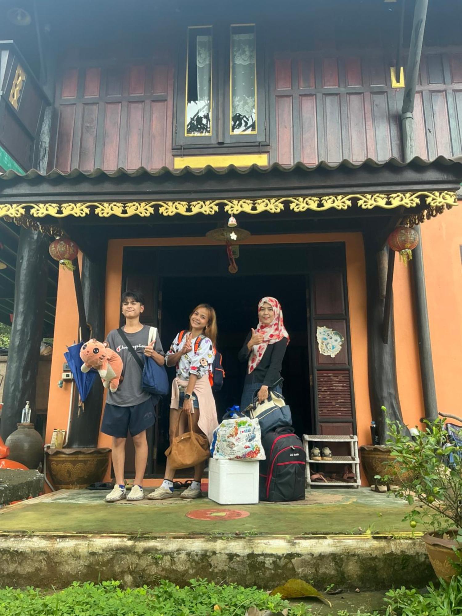 โฮมสเตย์บ้านนายสิงโตเขาคูหา Ban Khu Ha Nai 외부 사진